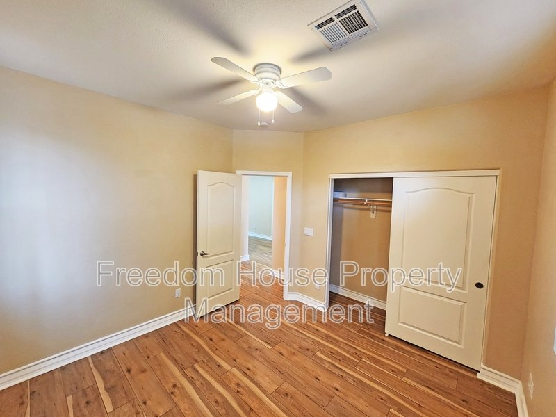 5561 Carrara Pointe Street property image