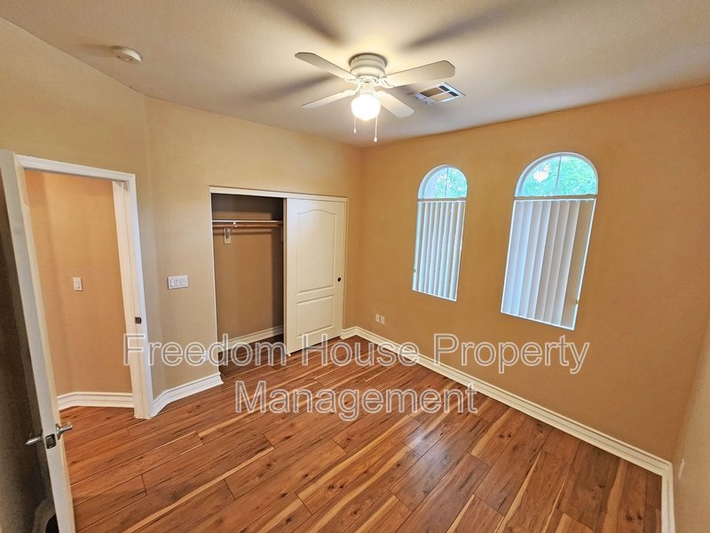 5561 Carrara Pointe Street property image