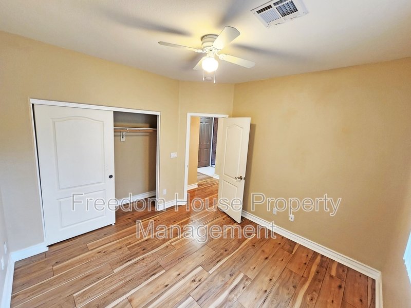 5561 Carrara Pointe Street property image