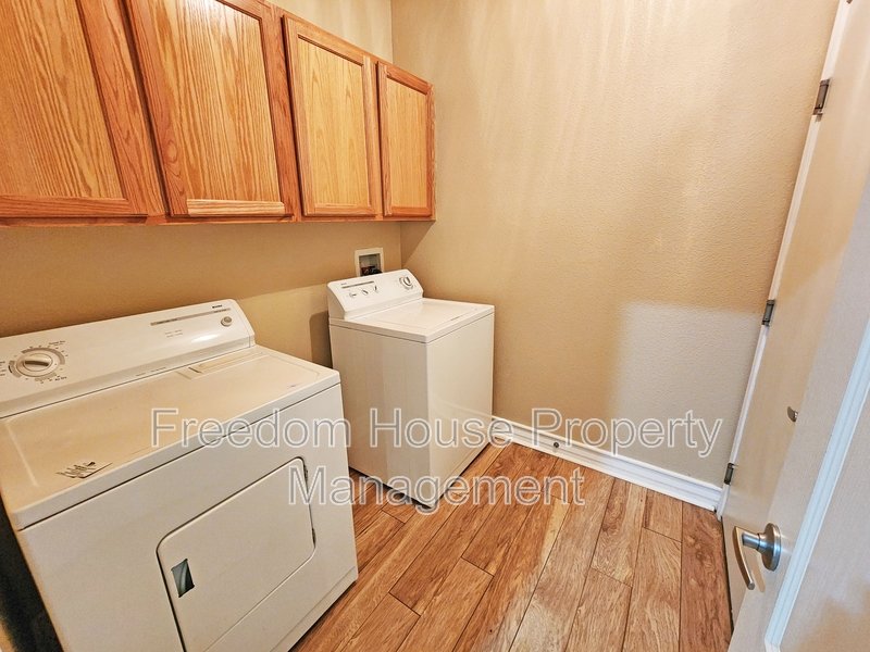 5561 Carrara Pointe Street property image