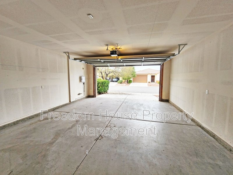 5561 Carrara Pointe Street property image