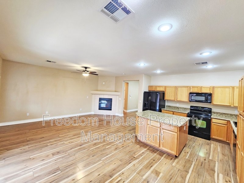 5561 Carrara Pointe Street property image