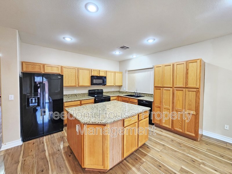 5561 Carrara Pointe Street property image