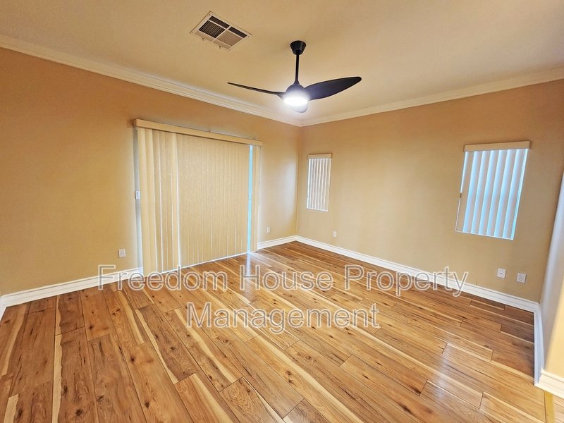 5561 Carrara Pointe Street property image