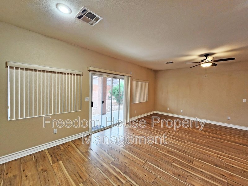 5561 Carrara Pointe Street property image