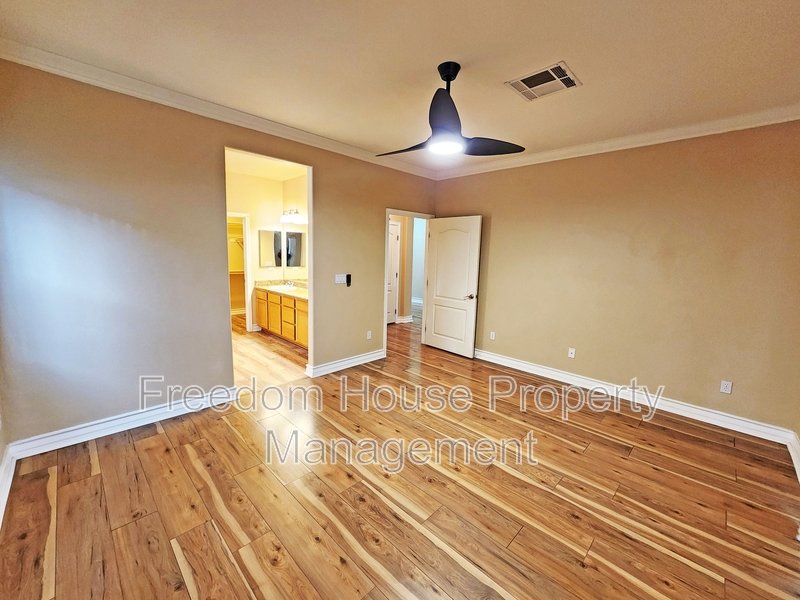 5561 Carrara Pointe Street property image