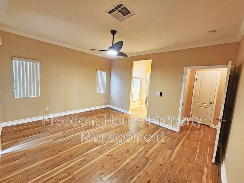 5561 Carrara Pointe Street property image