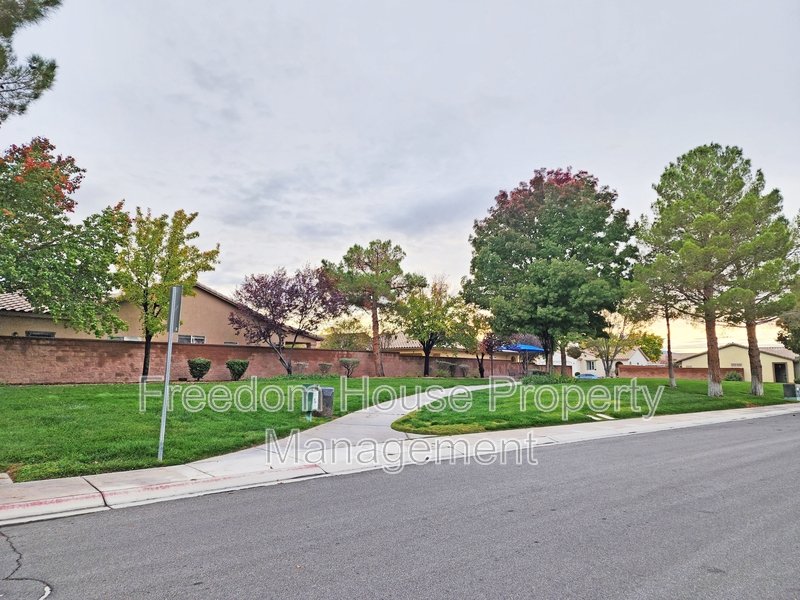 5561 Carrara Pointe Street property image