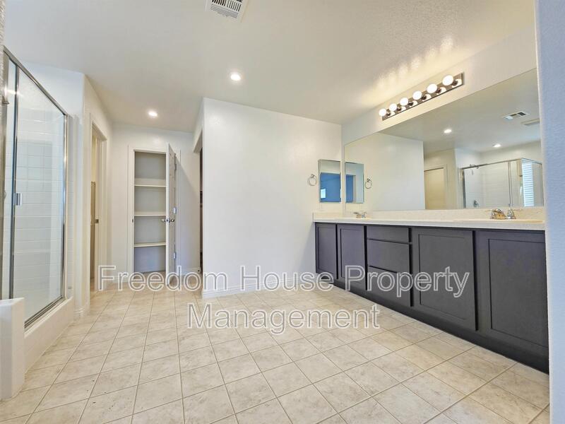 3821 East Weld Avenue property image