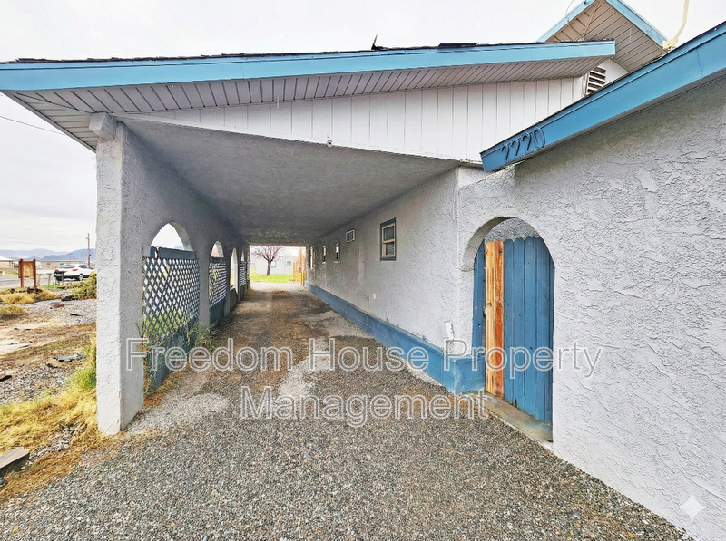 2220 West Bell Vista Avenue 1 property image