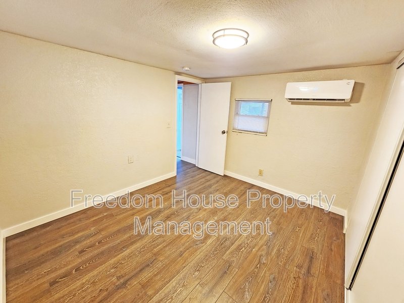 2220 West Bell Vista Avenue 1 property image