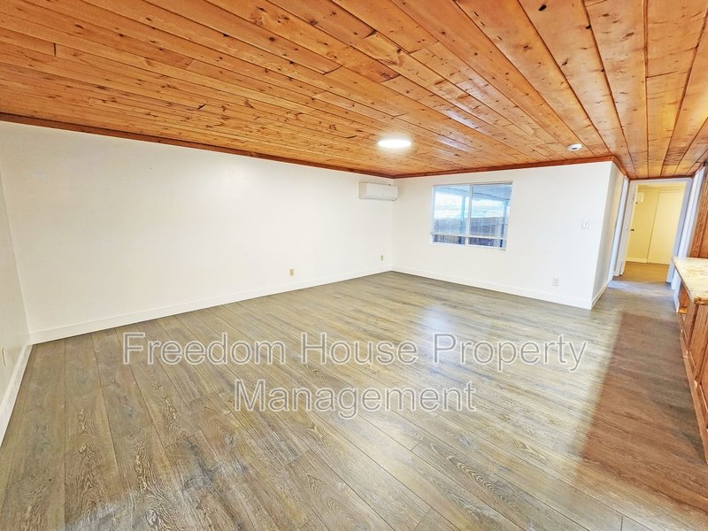 2220 West Bell Vista Avenue 1 property image