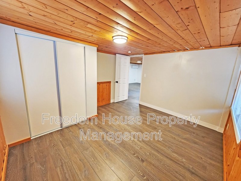 2220 West Bell Vista Avenue 1 property image