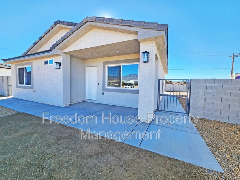 561 Valiant Avenue property image