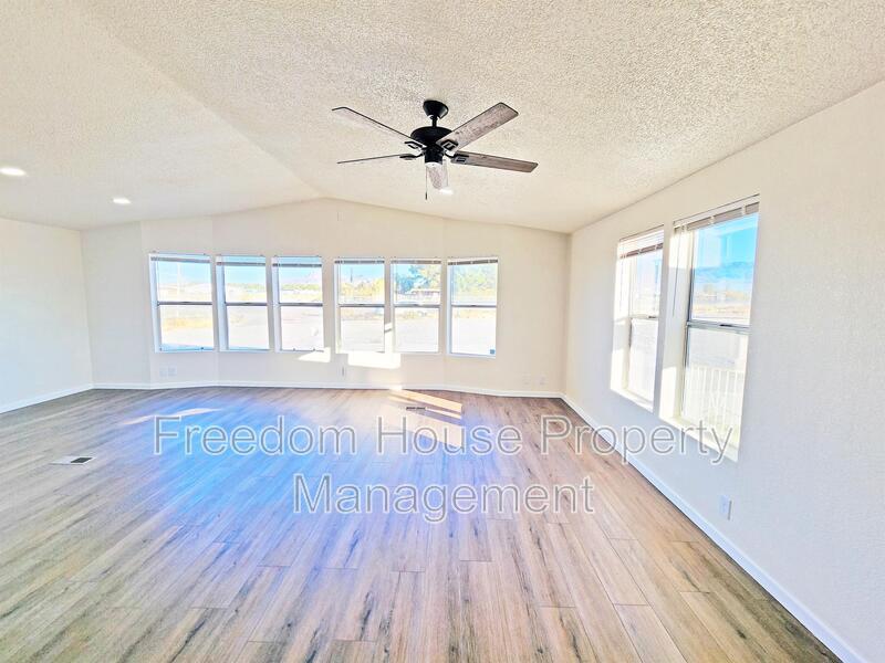 1281 West Hwy 372 A property image