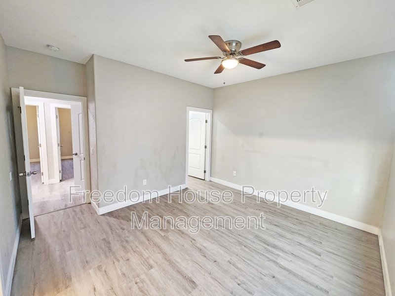 1121 Sixshooter Avenue - 2 property image