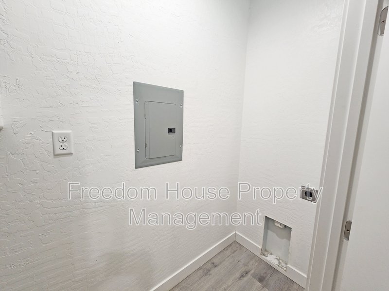 1121 Sixshooter Avenue - 2 property image