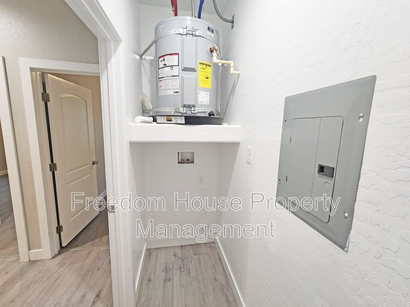 1121 Sixshooter Avenue - 2 property image