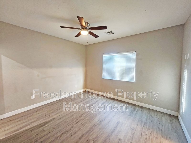 1121 Sixshooter Avenue - 2 property image