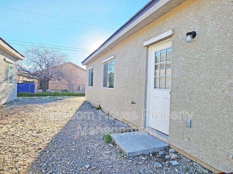 1121 Sixshooter Avenue - 2 property image