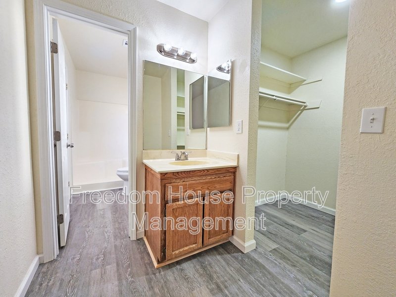 1930 Kearney Street property image