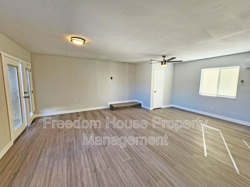 2220 West Bell Vista Avenue - 5 property image