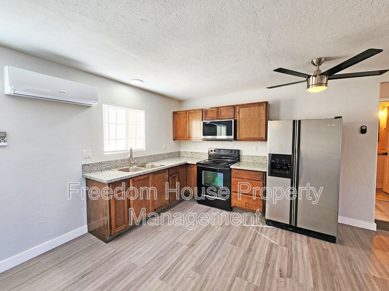 2220 West Bell Vista Avenue - 5 property image