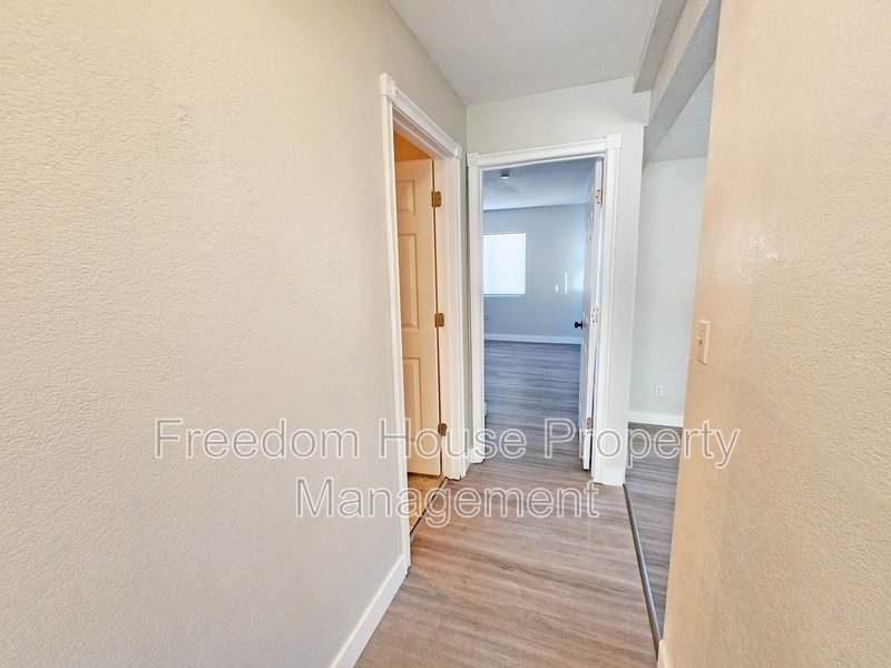 2220 West Bell Vista Avenue - 5 property image