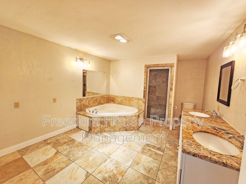 2220 West Bell Vista Avenue - 5 property image