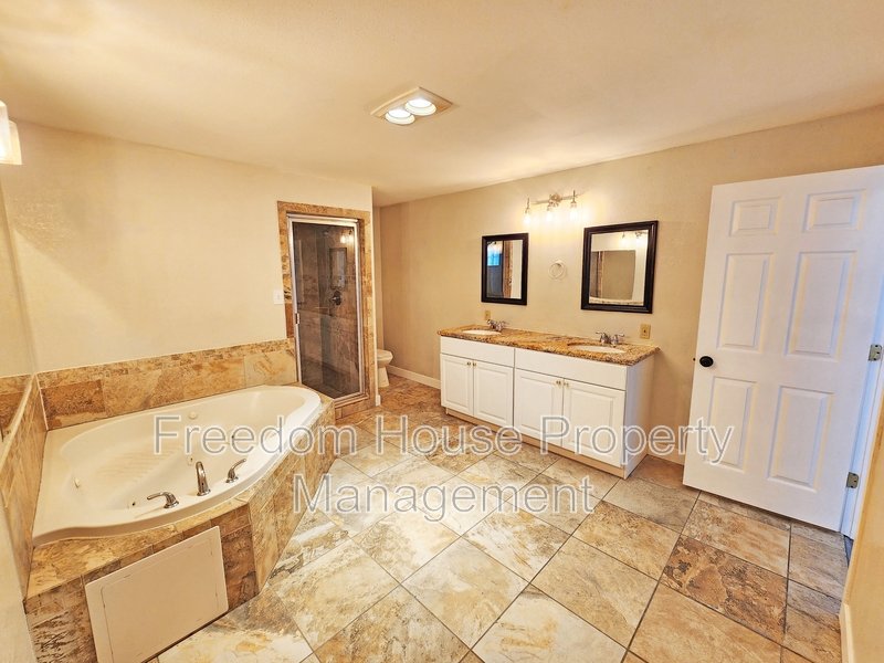 2220 West Bell Vista Avenue - 5 property image