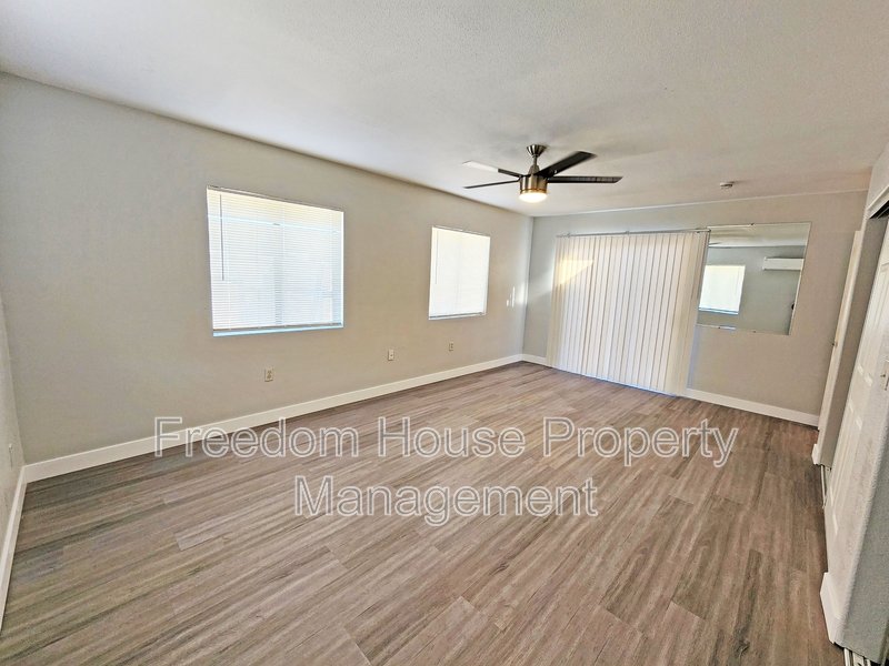 2220 West Bell Vista Avenue - 5 property image