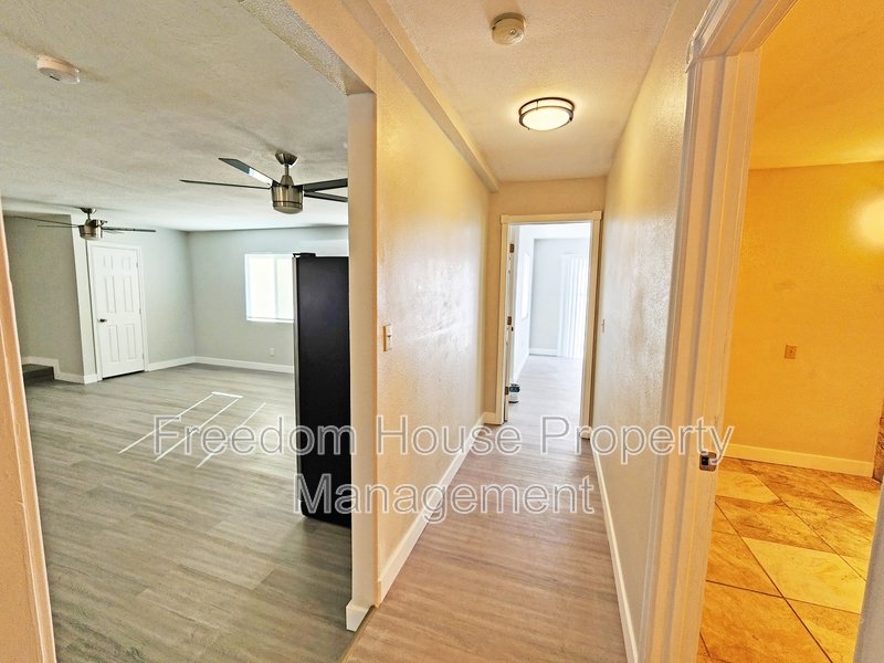 2220 West Bell Vista Avenue - 5 property image