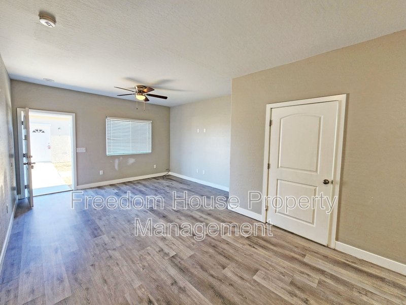 1111 Sixshooter Avenue - 3C property image