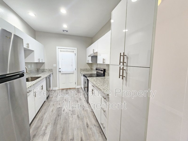 1111 Sixshooter Avenue - 3C property image