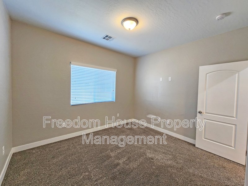 1111 Sixshooter Avenue - 3C property image