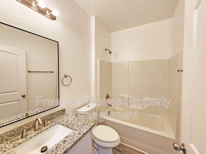 1111 Sixshooter Avenue - 3C property image