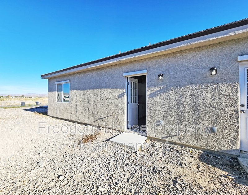 1111 Sixshooter Avenue - 3C property image