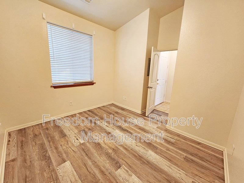 1041 Marne Court 4 property image