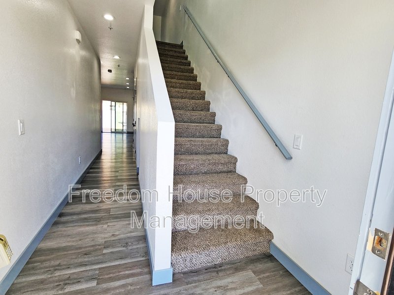 384 Erin Street property image