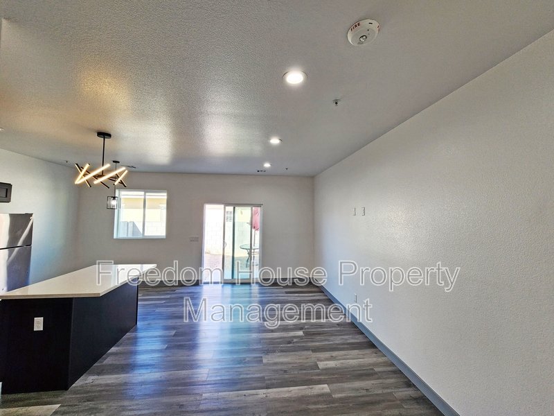 384 Erin Street property image