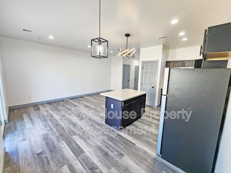 384 Erin Street property image