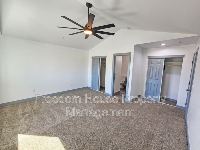 384 Erin Street property image