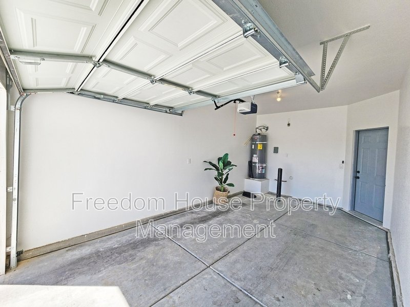 384 Erin Street property image