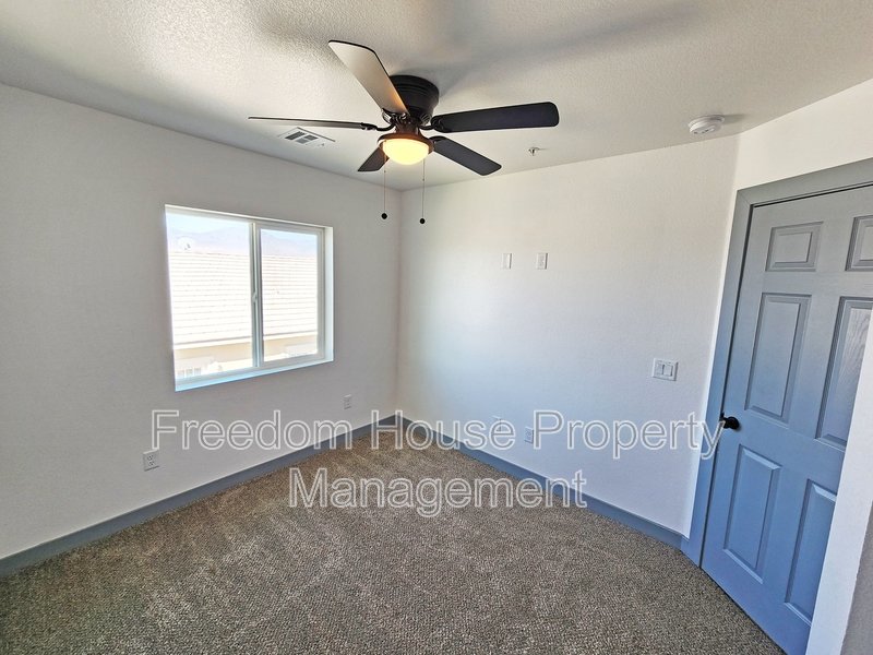 384 Erin Street property image