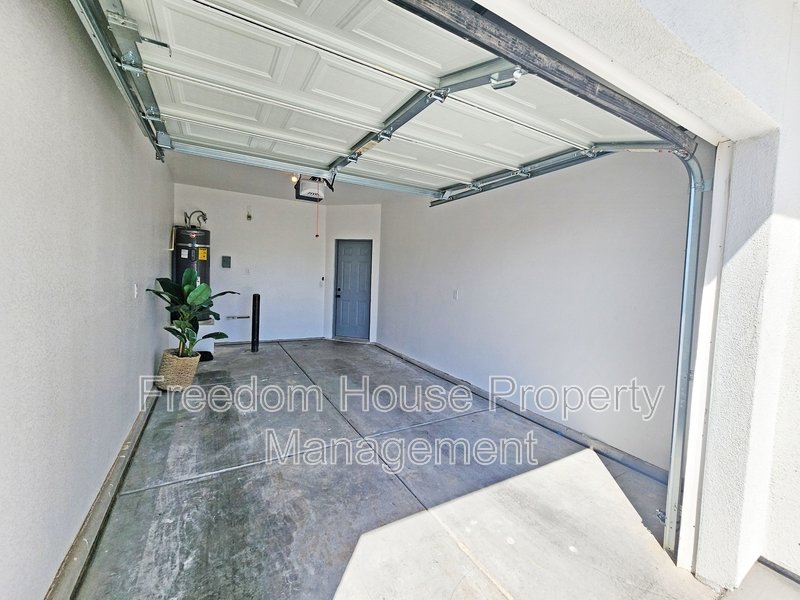 384 Erin Street property image