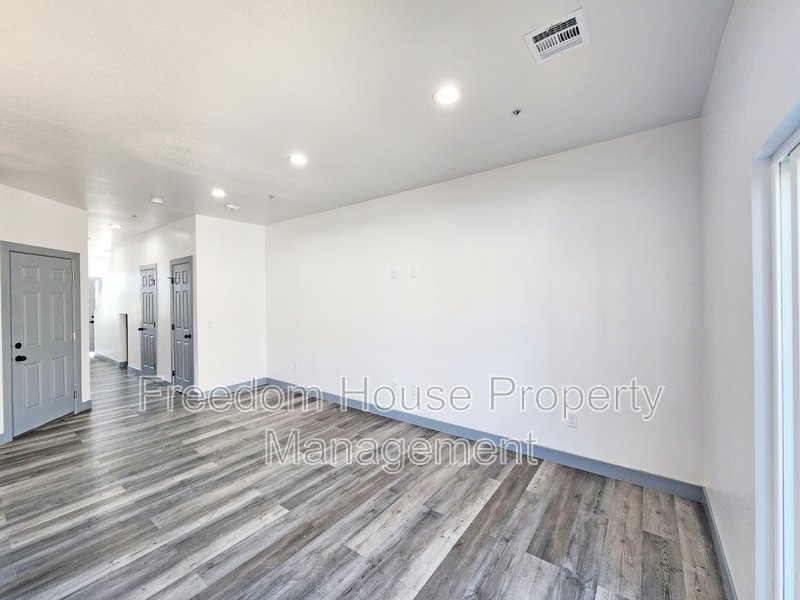 382 Erin Street property image