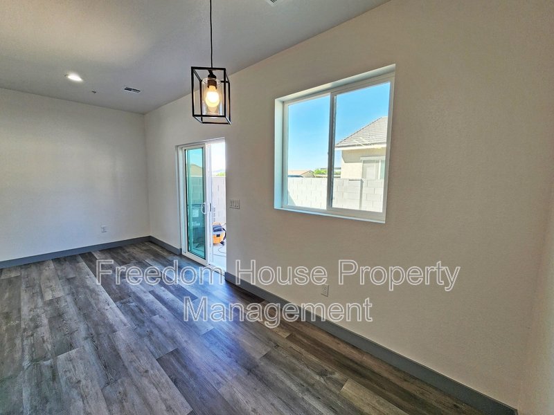 382 Erin Street property image