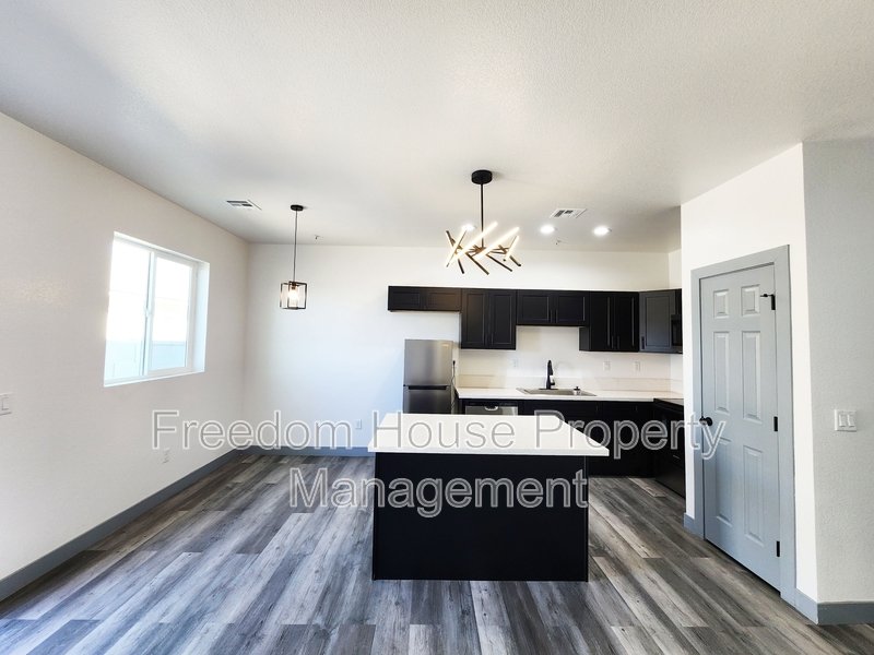382 Erin Street property image