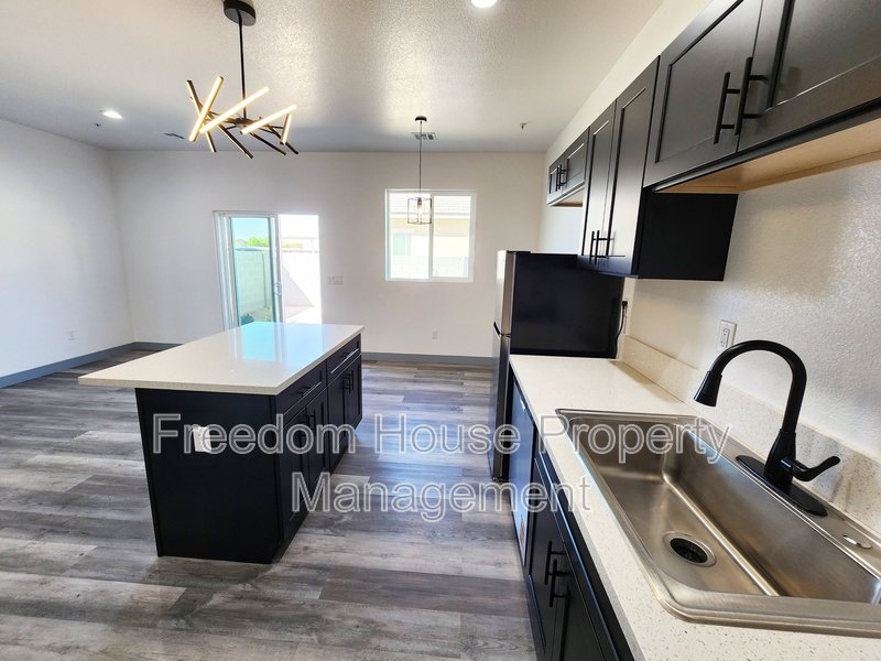 382 Erin Street property image