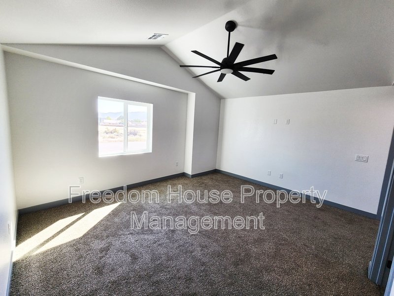 382 Erin Street property image